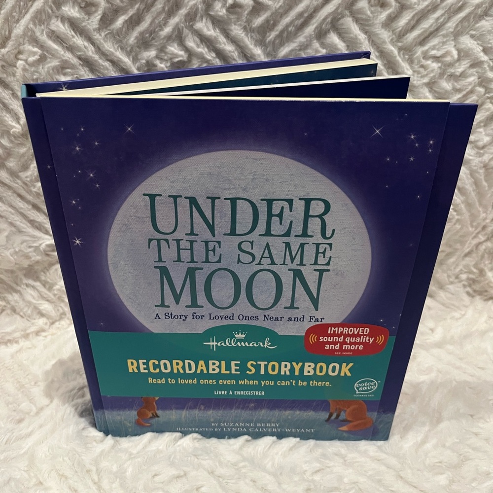HALLMARK UNDER THE SAME MOON RECORDABLE STORY BOOK. NWT!